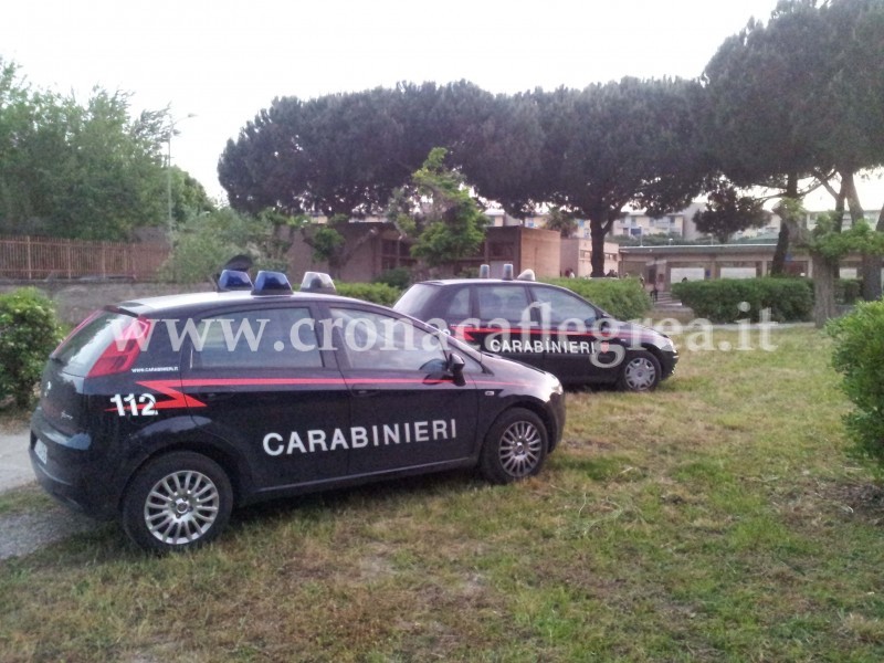 Due auto dei Carabinieri nel seggio al Rione Toiano