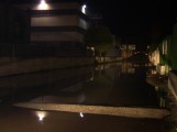 La traversa di via Campana dove l'auto è rimasta incastrata La traversa di via Campana dove un'auto è rimasta incastrata