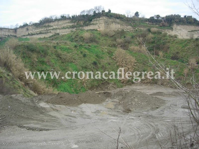 Da discarica a prato alberato: è salva la cava di via Spinelli