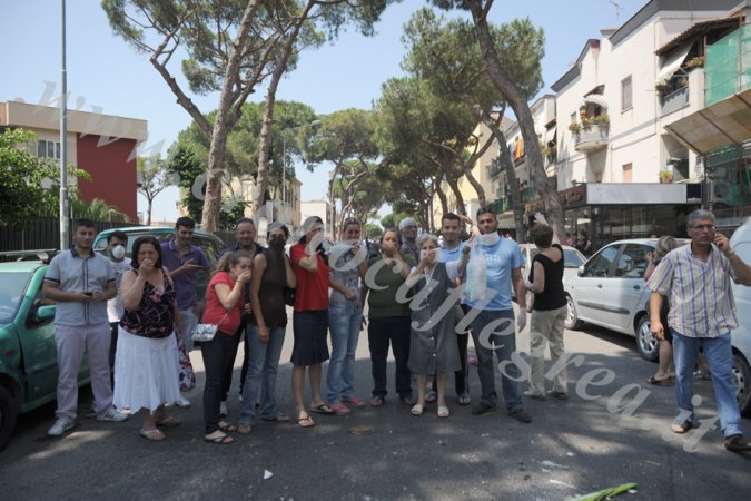 Arco Felice: la rivolta contro i rifiuti. Caos per l’intera mattinata