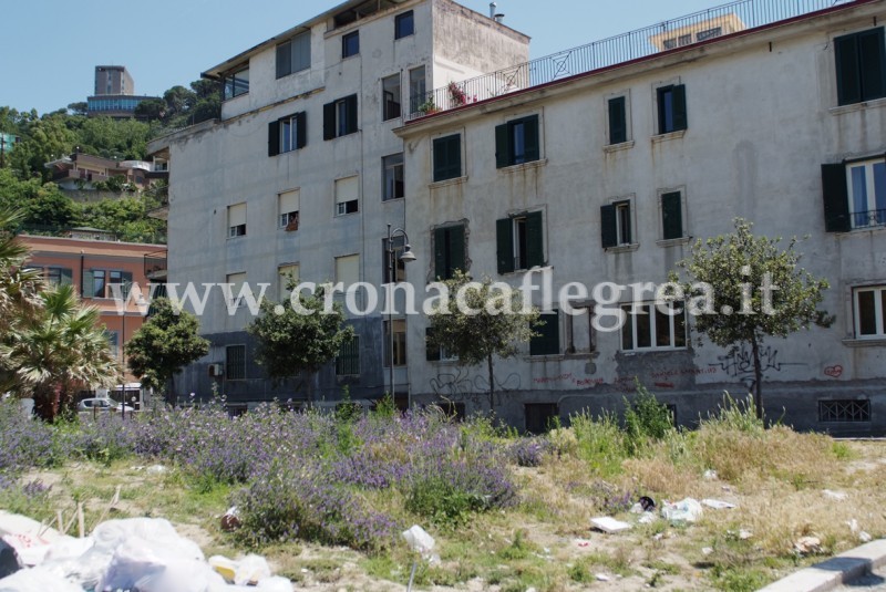 Via Gerolomini, i giardinetti della vergogna