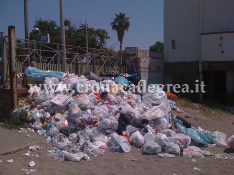 Bacoli/Miliscola: benvenuti al lido “munnezza”