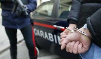 POZZUOLI/ Con passamontagna e coltello tenta rapina in farmacia ma trova i carabinieri