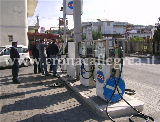 RAPINA AL DISTRIBUTORE DI BENZINA