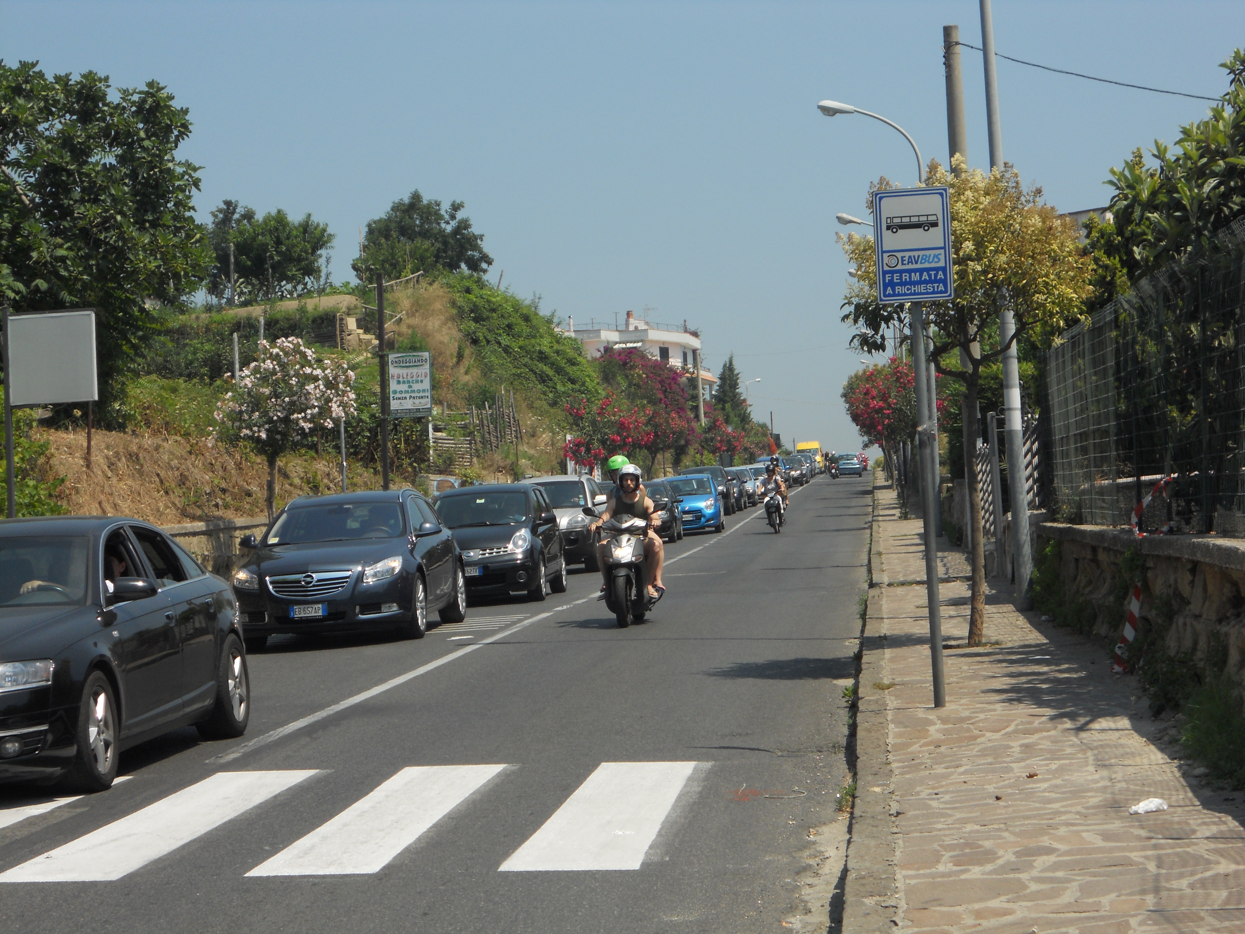 Bacoli/Spiagge prese d’assalto, traffico, ingorghi, caos dalle 8 di stamattina