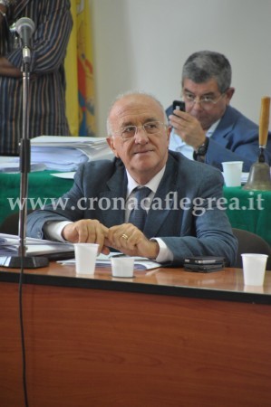L’ufficio del sindaco diventa un salotto: spesi 4000 euro per le poltrone
