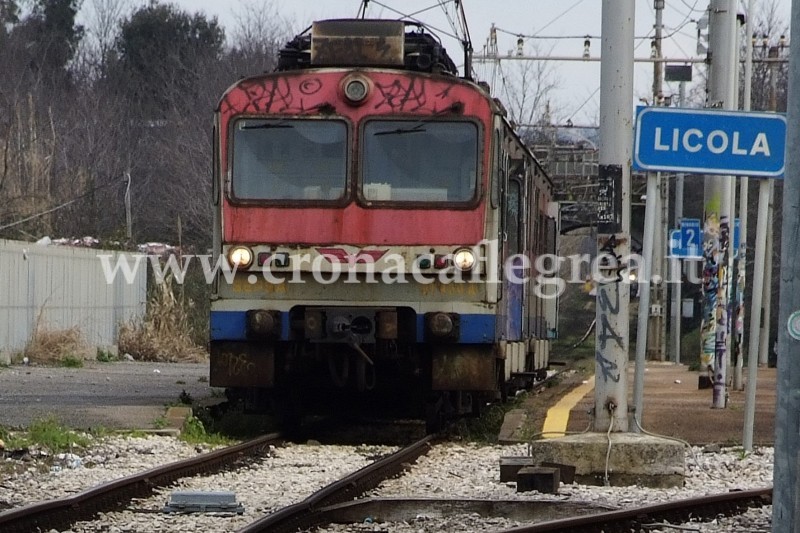 Treni/ Giornata nera: stamattina un treno è rimasto fermo a Fuorigrotta per 40 minuti