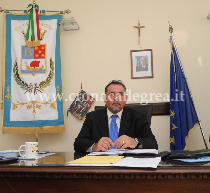 Abbattimenti: si è dimesso il sindaco di Bacoli Ermanno Schiano