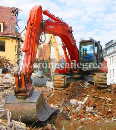 POZZUOLI/ Abitazione abusiva da abbattere a Lucrino. Grande dispiegamento di forze dell’ordine sul posto