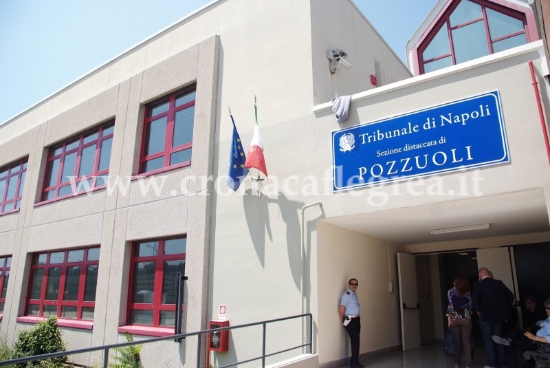 POZZUOLI/ Dimentica valigetta in cortile, scatta allarme bomba al Tribunale