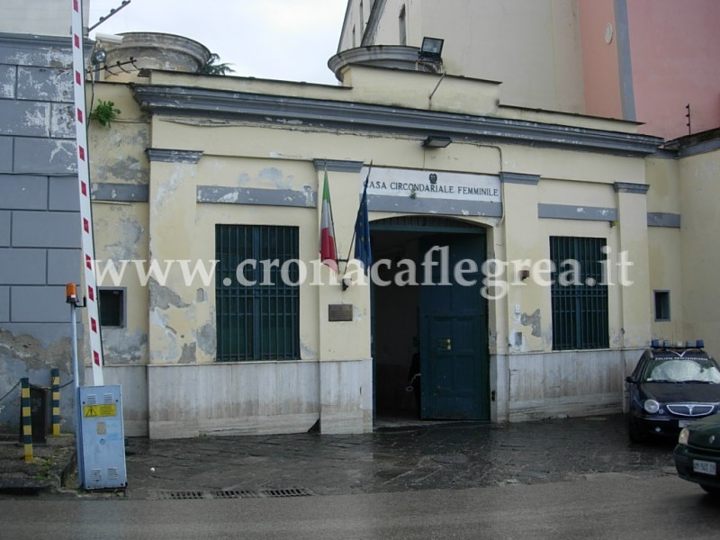 POZZUOLI/ Carcere femminile, per le agenti posti letto “a turno”: la denuncia