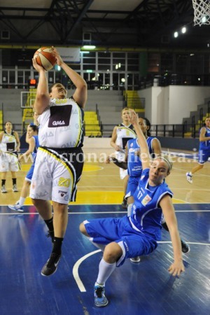 BASKET DONNE/ Faenza – Pozzuoli 53 – 63. La GMA espugna Faenza e sogna ancora i play off