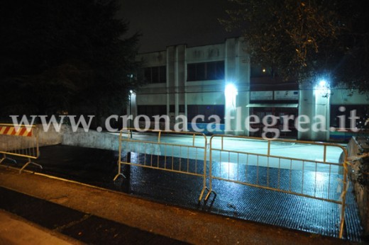 L'ingresso alla scuola ancora privo di cancello