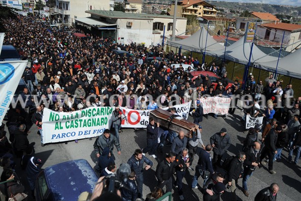 CASTAGNARO/ Blocchi e cortei, in migliaia dicono “No” alla discarica – LE FOTO