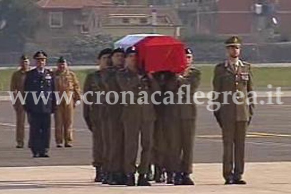 L' arrivo della Salma del Sergente Silvestri a Ciampino - fotogramma TG1