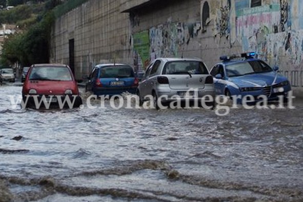 CAMPI FLEGREI/ Piogge, allagamenti e disagi per gli automobilisti