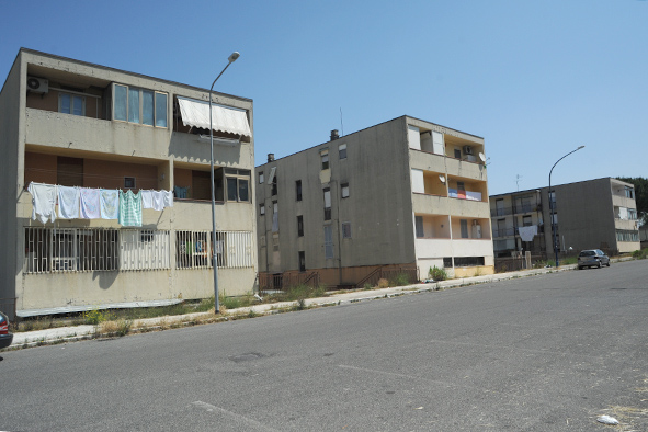 TERREMOTO/ Il silenzio del quartiere dove era cresciuto Vincenzo Iacono – LE FOTO