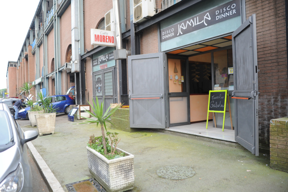 POZZUOLI/ Assalto al bar, ladri via con “Gratta e vinci” e caramelle – LE FOTO