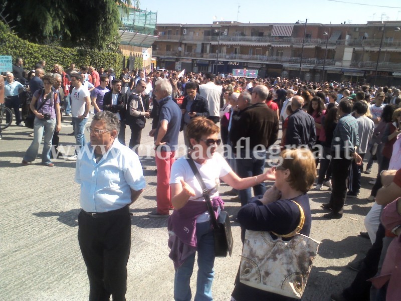 CASTAGNARO/ Campi Flegrei in lutto: oltre 3mila in marcia contro la discarica
