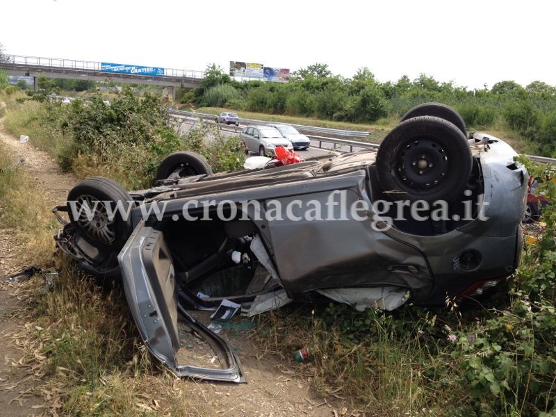 Auto finisce fuori strada e si ribalta: 43enne di Pozzuoli in fin di vita – LE FOTO