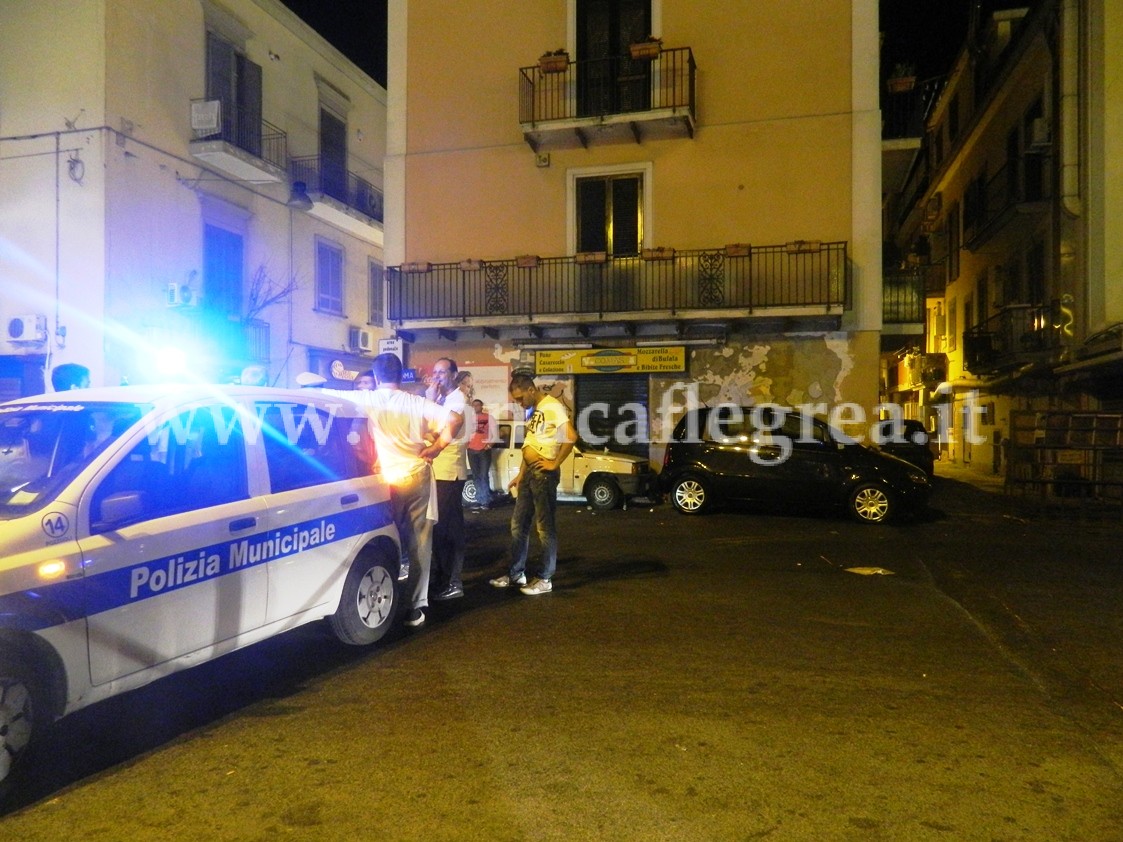 POZZUOLI/ Movida selvaggia, vigilessa aggredita nel centro storico