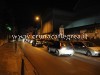 La notte via Fasano diventa ostaggio di camion, automobilisti indisciplinati e parcheggiatori abusivi