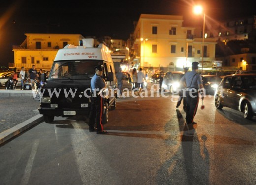 Un posto di blocco dei Carabinieri a Pozzuoli