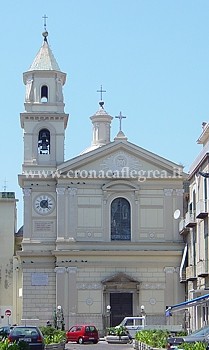 POZZUOLI/ Sulla facciata della Chiesa di “Santa Maria” va in scena la proiezione creativa “Luoghi Comuni”