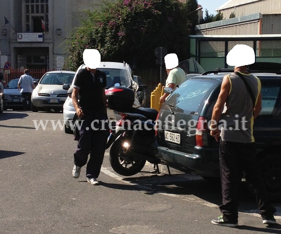 POZZUOLI/ Pizzo sui parcheggiatori: quando l’abusivo raccontò il sistema – IL VIDEO