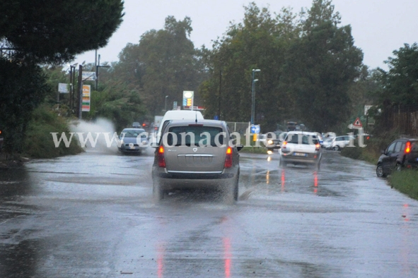 POZZUOLI/ Prime piogge e Licola diventa un inferno – LE FOTO