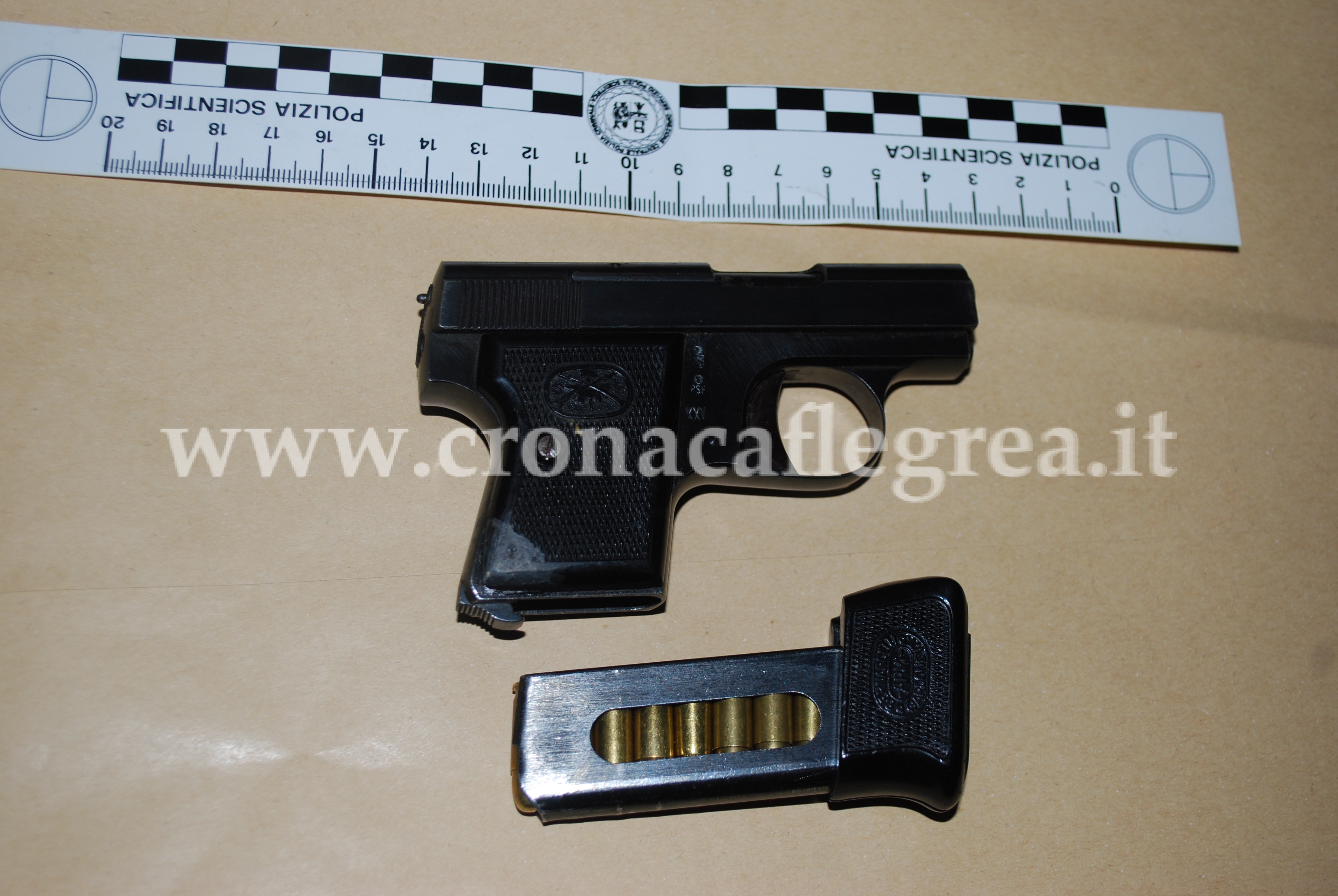 In moto con pistola pronta a sparare: arrestato 34enne