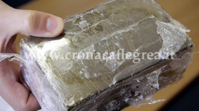 POZZUOLI/ Hashish negli slip e in casa: arrestato 39enne a Via Napoli