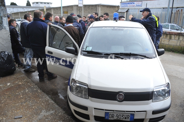 POZZUOLI/ Strutture non in regola, partono i sequestri nel “Polo artigianale”. Oltre 100 posti di lavoro a rischio – LE FOTO