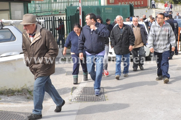 POZZUOLI/ Mercato chiuso, la rabbia dei commercianti «Ci chiudono così, all’improvviso!»