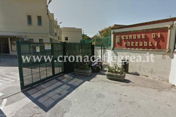 POZZUOLI/ Sede condivisa, insorgono i giovani