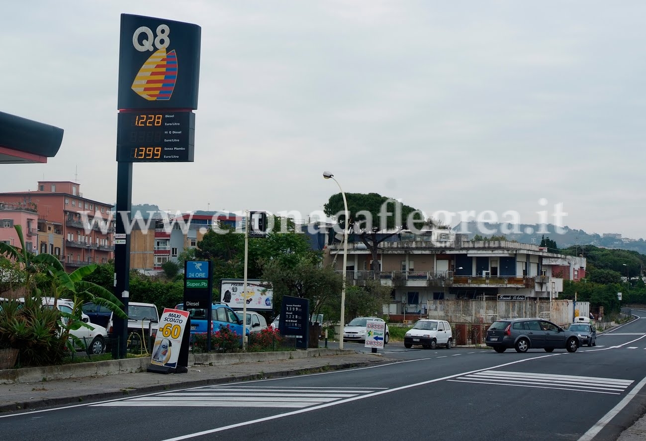 POZZUOLI/ Scontro auto-moto, grave donna