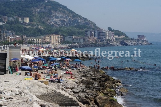 Un tratto di scogliera di via Napoli dove il mare risulta balneabile