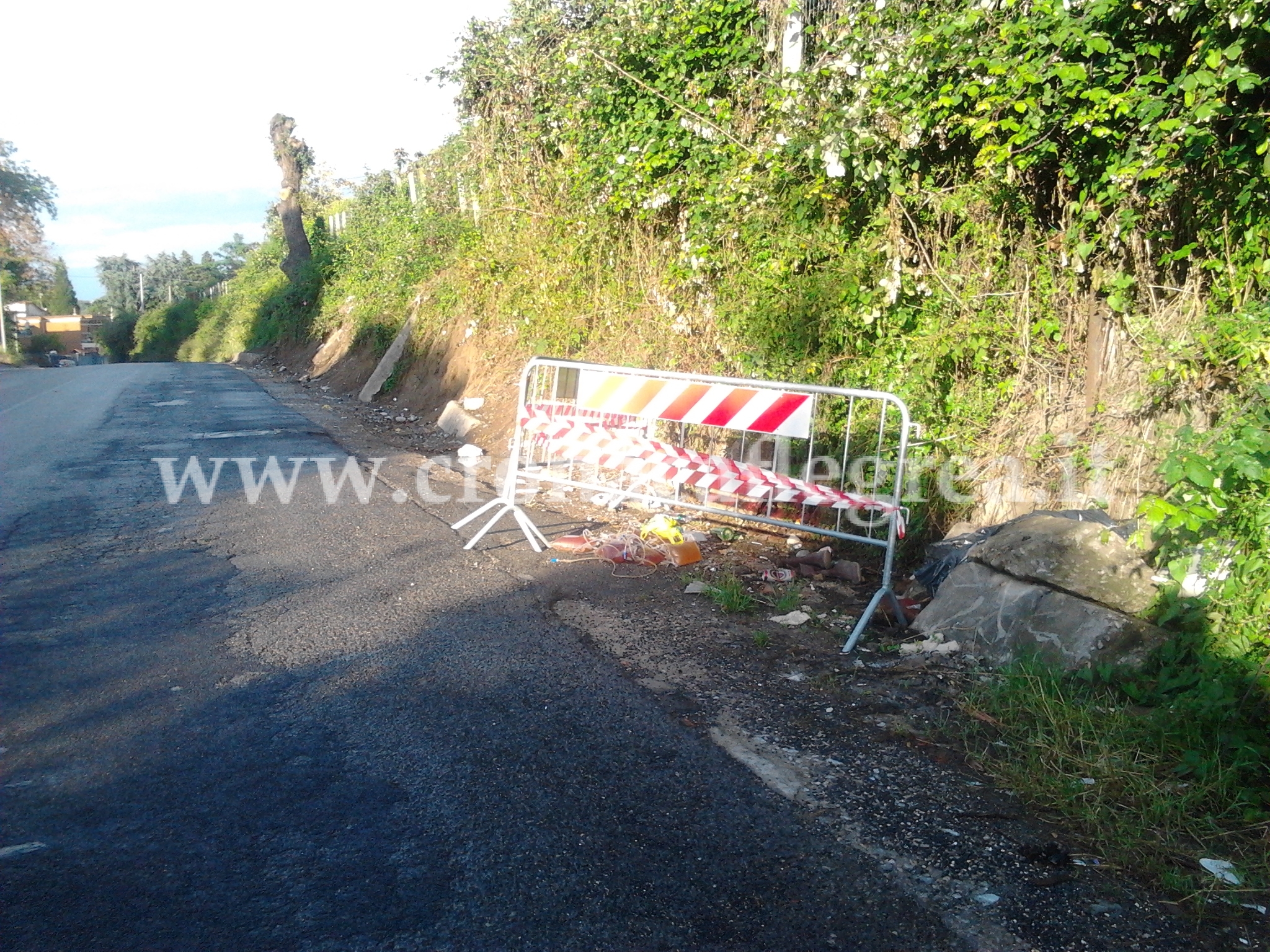 POZZUOLI/ Monterusciello: cateteri insanguinati ancora in strada