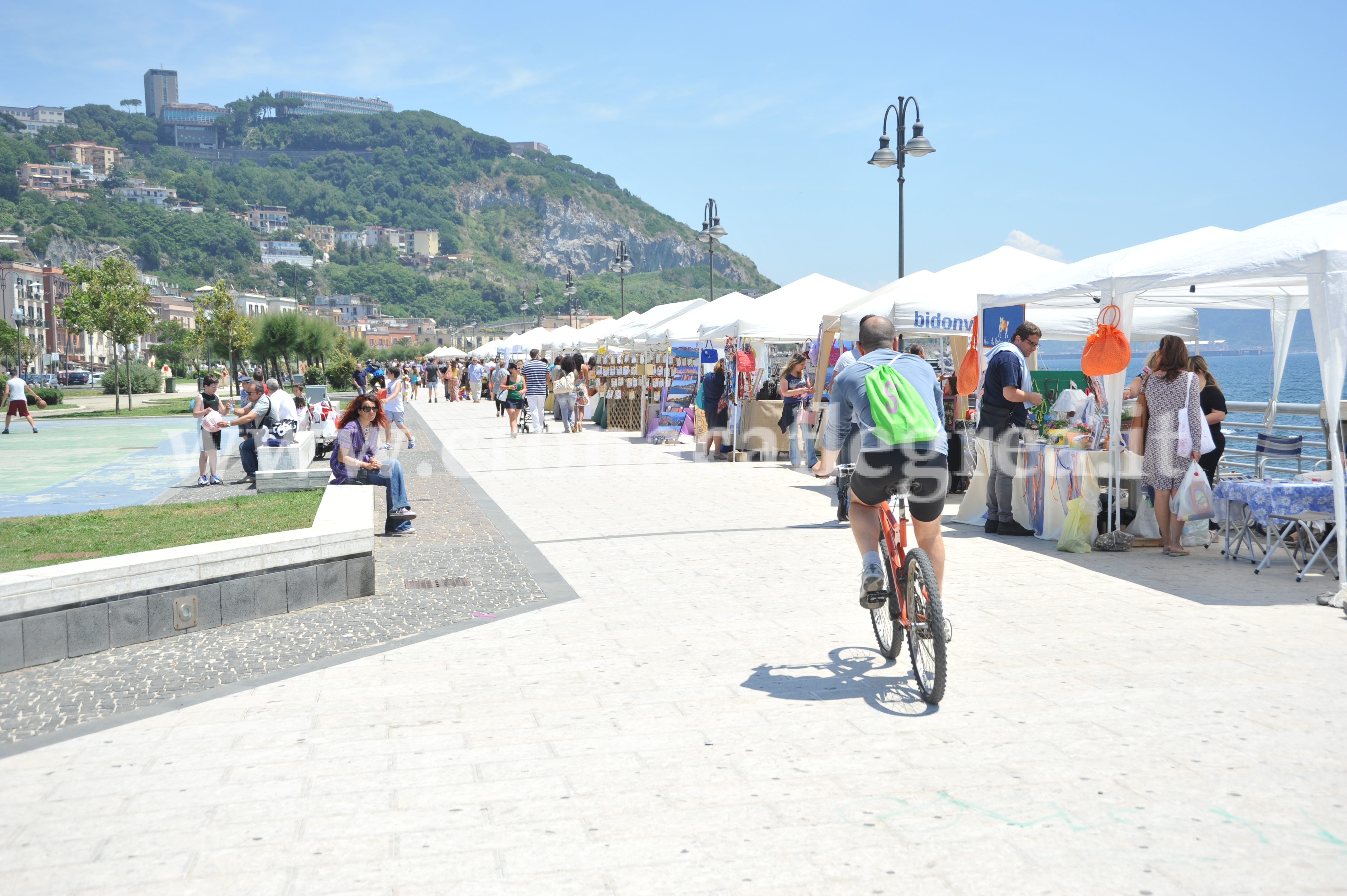 POZZUOLI/ “Fiera dell’Artigianato” a Via Napoli: “esclusi” i commercianti puteolani