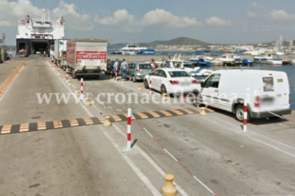 POZZUOLI/ Controlli al porto, fermati 8 camion