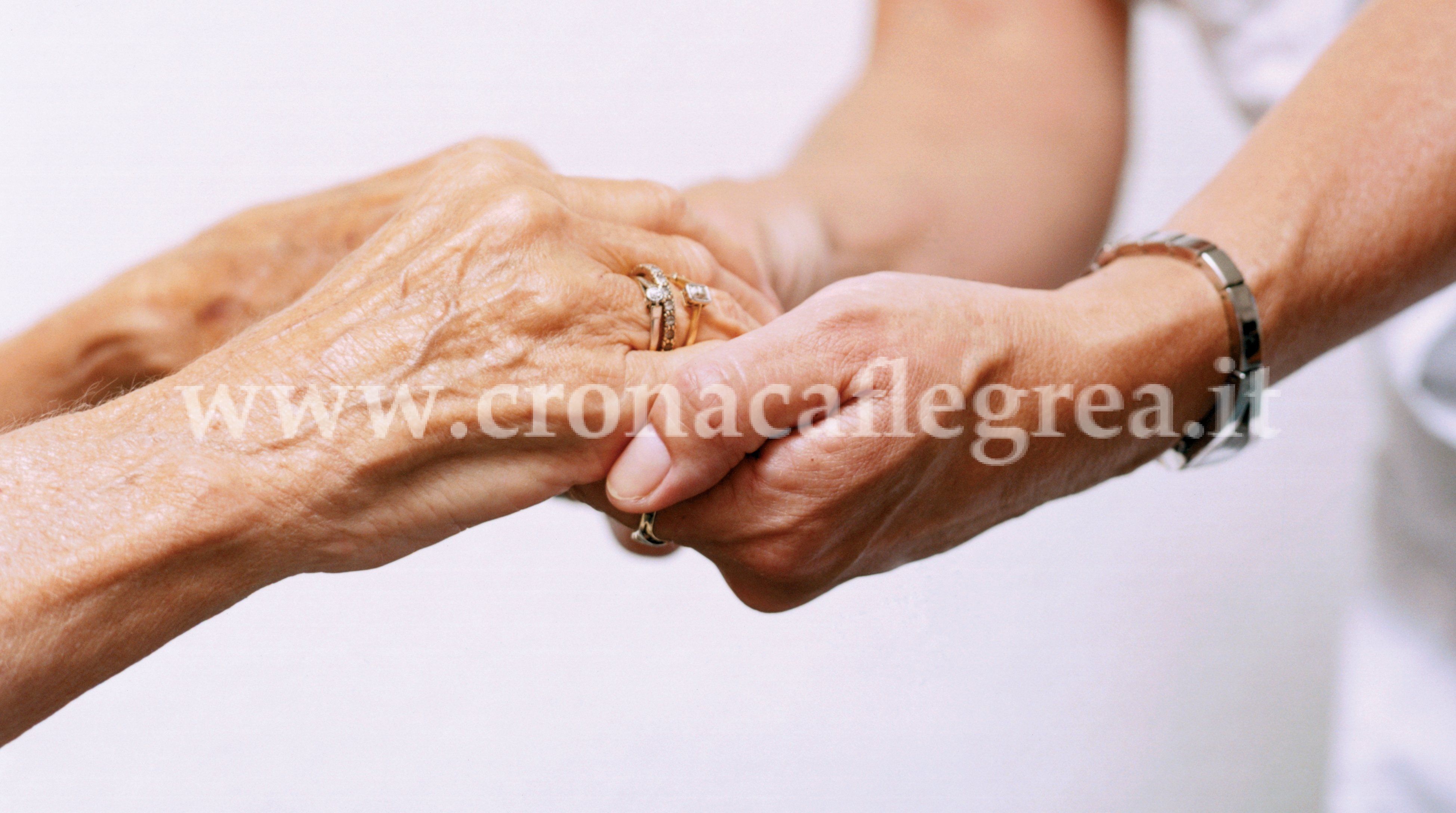 CAMPI FLEGREI/ In tre comuni al via il bando per assistenza domiciliare agli anziani