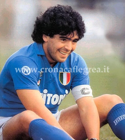 A Pozzuoli “ribatte el corazon”: “arriva” Maradona!