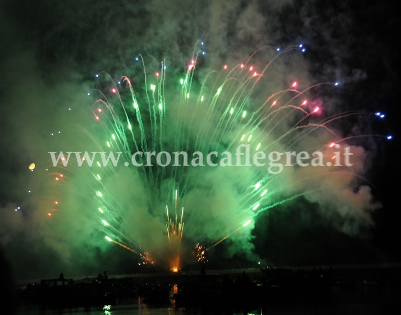 POZZUOLI/ Fuochi d’artificio in piena notte, il sindaco “richiama” gli smemorati