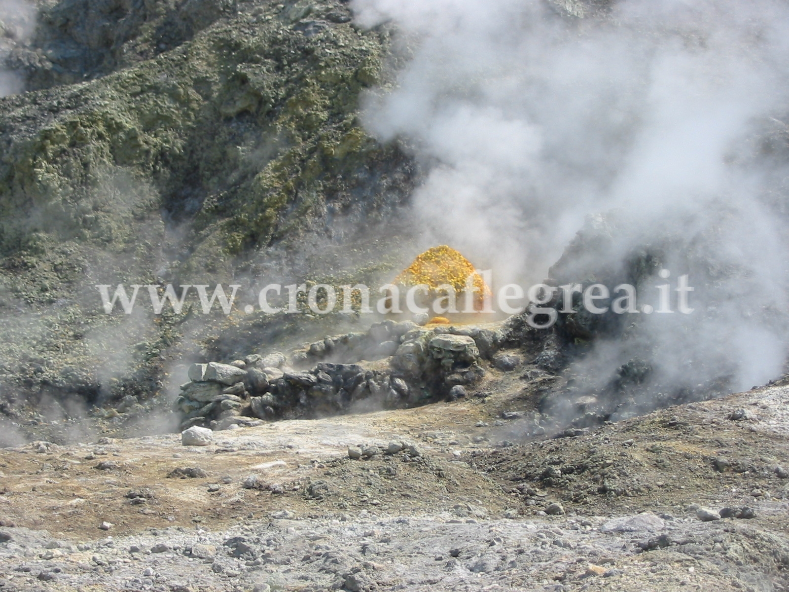 Un nuovo cratere nella zona di Adrano, Astroni e Solfatara