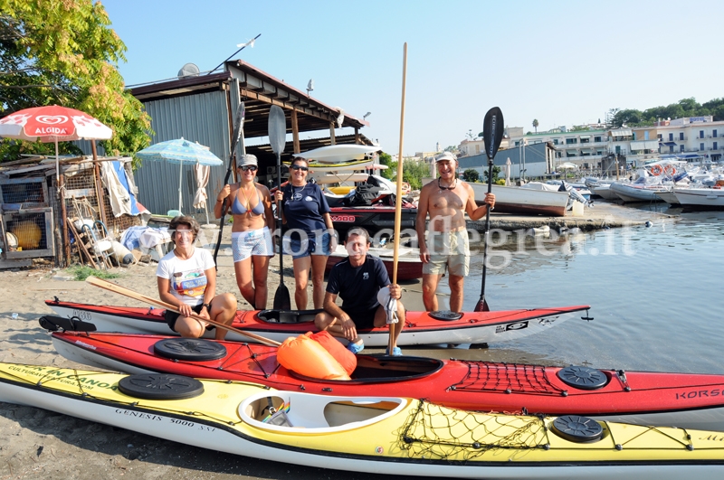 BACOLI/ Kayak, cresce la passione lungo le coste flegree – LE FOTO