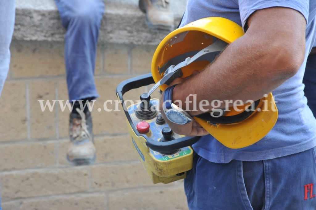 POZZUOLI/ Caos al Rione Terra, fermati i lavori. In sciopero i 100 operai