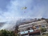 POZZUOLI/ Fiamme e fuoco vicino all’Accademia Aeronautica Paura tra i residenti che gettano acqua dai balconi – LE FOTO