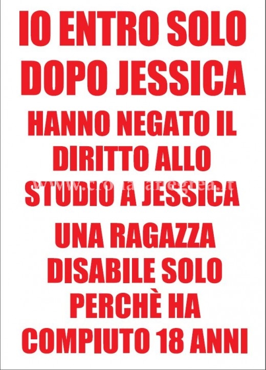 Il manifesto degli studenti del liceo “Seneca” di Bacoli in difesa della loro compagna Jessica