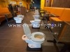 CURIOSITA’ DAL MONDO/ In California un ristorante è un “cesso”, si siede e si mangia dal wc – LE FOTO