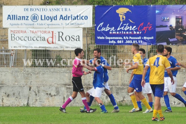 CALCIO/ Il Rione Terra “travolto” dall’arbitro. Al Conte passa il Poggiomarino festeggia